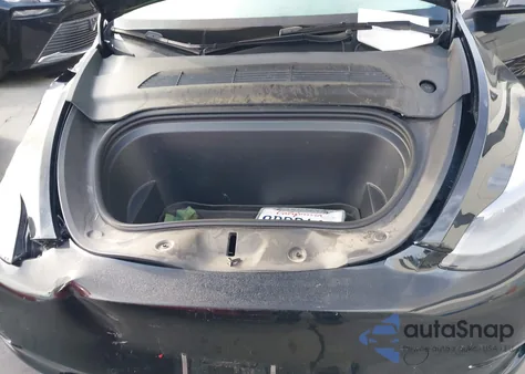 2022 Tesla Model Y Performance Dual Motor All-Wheel Drive z USA, uszkodzony, nr VIN 7SAYGDEF0NF448219